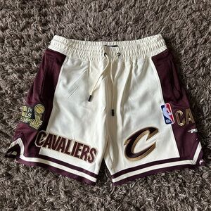 NBA PRO Standard Cleveland Cavaliers Basketball Shorts 
Sz. XL BCC 358532FC